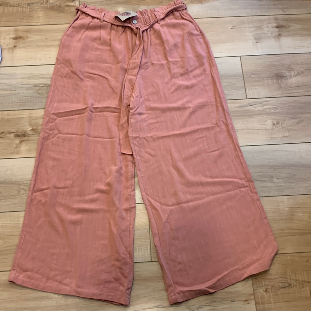 NWT Super Cute Flowy Pants
